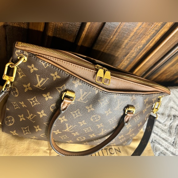 💥SOLD💥LV Pallas MM - Picture 4 of 16